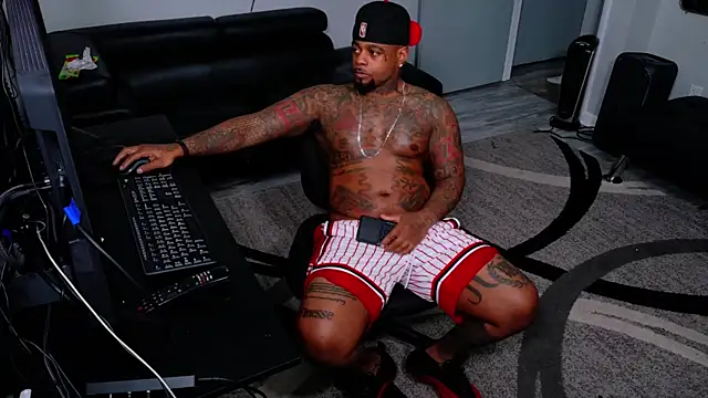 SLANGONDEMHOES online show from May 22, 3:28 pm