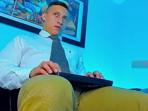 Snapshot of Masster_ares_ chatting on October 25, 4:14 am Masster ares  online show from October 25, 4:14 am