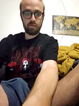 Snapshot of Loopertz chatting on October 23, 5:33 am Loopertz online show from October 23, 5:33 am