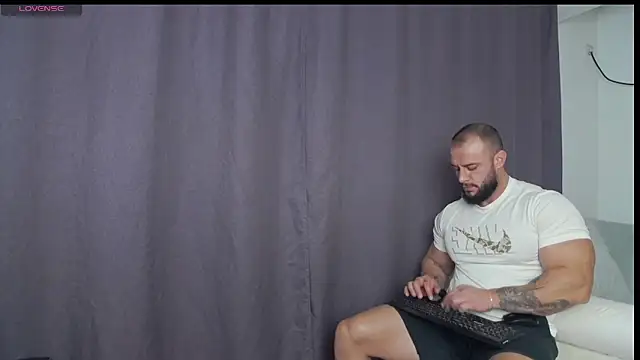 Snapshot of RickyMiami1 chatting on September 24, 9:35 pm RickyMiami1 online show from September 24, 9:35 pm