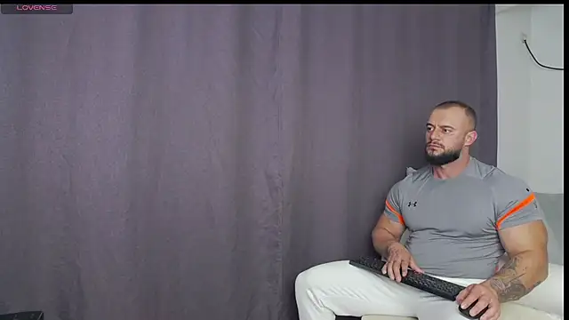 Snapshot of RickyMiami1 chatting on September 28, 7:01 pm RickyMiami1 online show from September 28, 7:01 pm