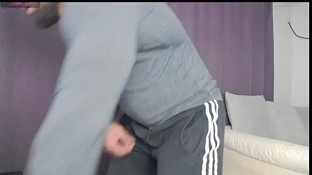 Snapshot of RickyMiami1 chatting on October 1, 7:29 pm RickyMiami1 online show from October 1, 7:29 pm