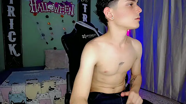 dilan hott  online show from October 26, 1:18 am