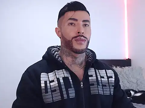 andrea de lucaa online show from November 22, 4:12 am