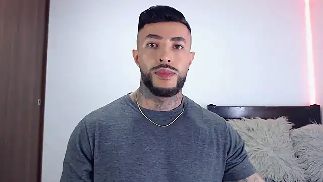 andrea de lucaa online show from December 16, 2:18 am