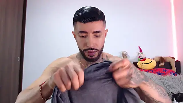 andrea de lucaa online show from January 6, 4:05 am