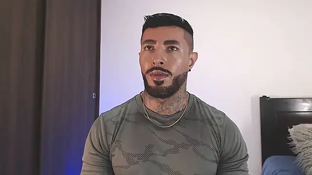 andrea de lucaa online show from April 9, 4:21 am