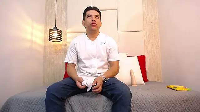 Dominic Taylor  online show from September 18, 11:45 am