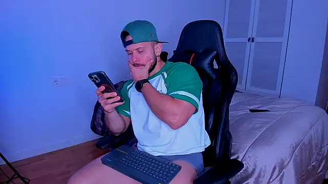 andrewcorey1 online show from October 8, 4:44 pm