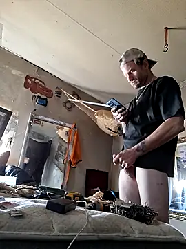 bearded cross online show from March 10, 9:43 pm