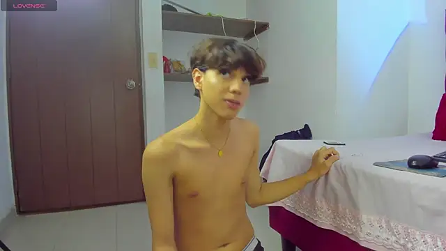 lightboy0 online show from October 23, 1:36 pm