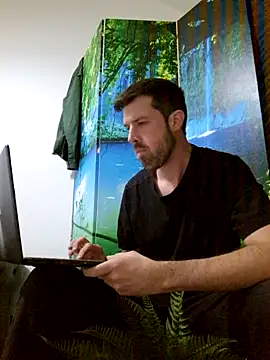 Snapshot of welcome-to-the-jungle chatting on October 27, 7:27 pm welcome-to-the-jungle online show from October 27, 7:27 pm