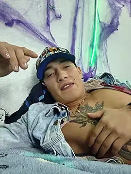 Snapshot of Samms777exotic chatting on October 24, 3:30 am Samms777exotic online show from October 24, 3:30 am