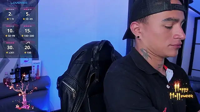 LiamDeep online show from October 11, 8:35 pm