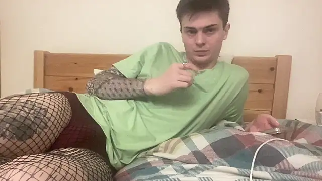 Snapshot of crilev30 chatting on October 4, 7:08 pm crilev30 online show from October 4, 7:08 pm