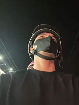 anhkiet huang online show from October 30, 3:35 pm