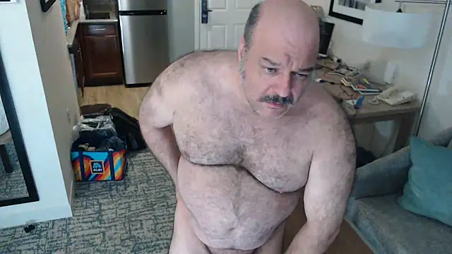 Snapshot of bullmusclejoe chatting on October 27, 12:35 am bullmusclejoe online show from October 27, 12:35 am