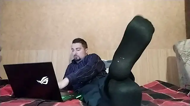 Joseph1Arnold online show from October 3, 3:39 pm