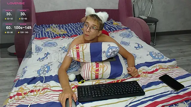 Snapshot of glasses_cat chatting on September 10, 3:05 am glasses cat online show from September 10, 3:05 am