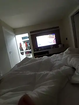 andrerj22 online show from October 6, 4:00 pm