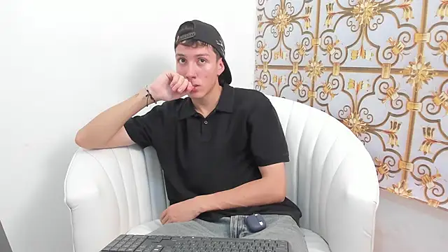 LittleDanny  online show from December 21, 5:10 pm