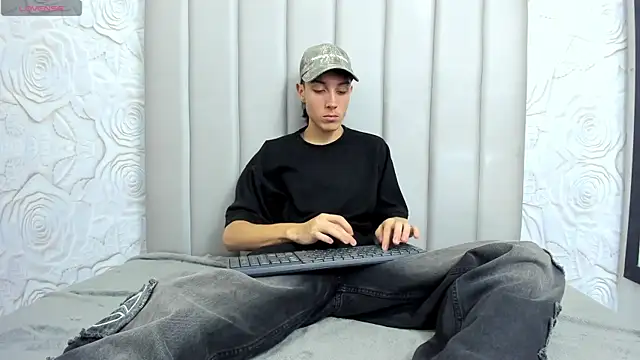 LittleDanny  online show from April 14, 5:23 pm