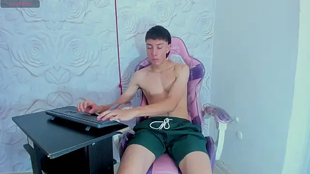 LittleDanny  online show from September 12, 2:50 pm