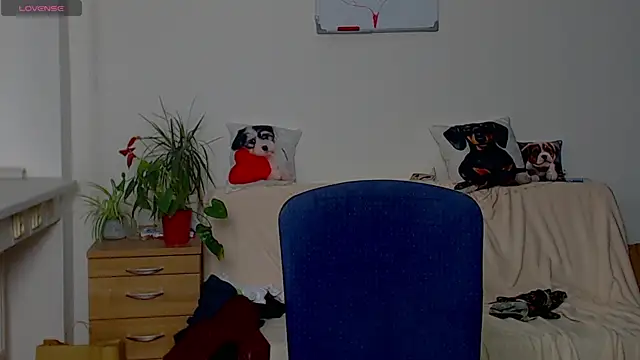 ZeinMiracles online show from April 6, 10:43 pm