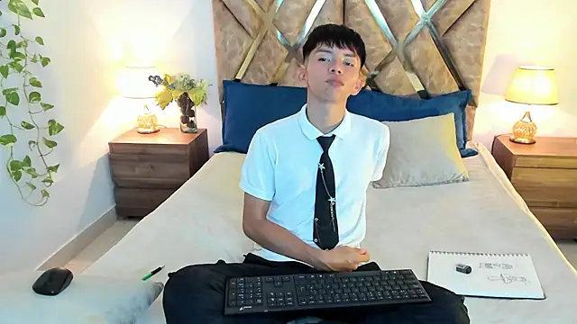 Hyunjin Son online show from October 10, 7:07 pm