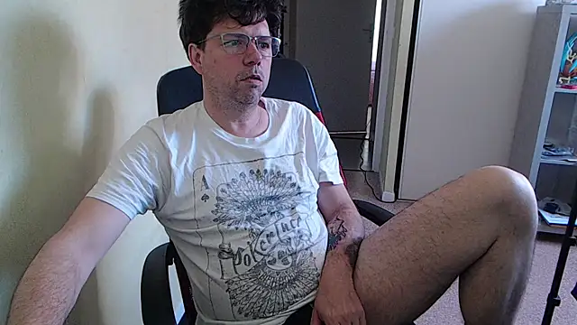 blueandwhite1 online show from April 14, 7:08 am