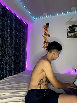 Alejandro BigCock22 online show from September 10, 3:27 am