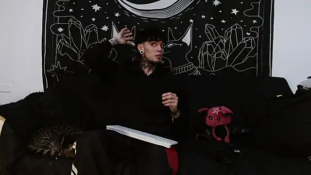 cyb3r david online show from November 9, 2:04 am