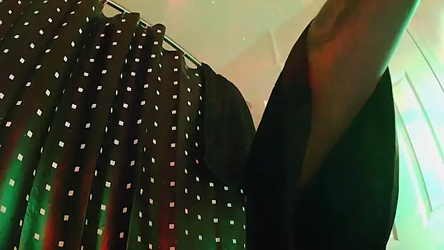 risktakinndolo online show from September 14, 8:44 pm