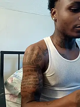 Snapshot of Dropdingo chatting on October 23, 5:27 pm Dropdingo online show from October 23, 5:27 pm