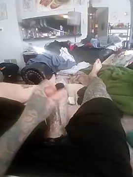 Snapshot of MRTATTWO chatting on October 27, 5:15 pm MRTATTWO online show from October 27, 5:15 pm