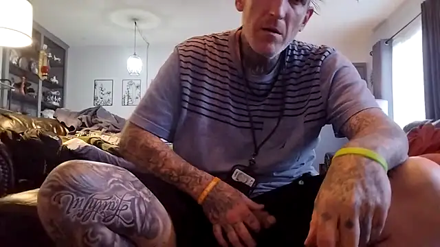 Snapshot of MRTATTWO chatting on September 23, 10:42 pm MRTATTWO online show from September 23, 10:42 pm