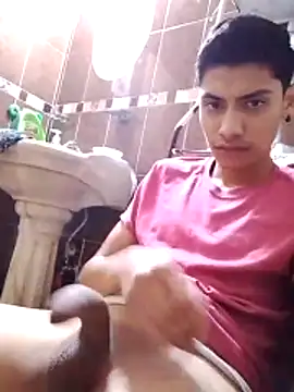 aispuro8505 online show from December 2, 7:55 am