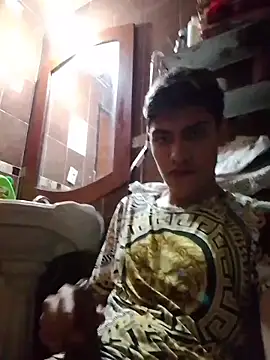 aispuro8505 online show from February 14, 8:09 am