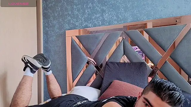 zayn maximoff online show from October 14, 5:53 pm