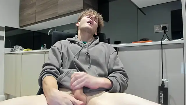 DominantAlex18 online show from November 15, 8:49 am