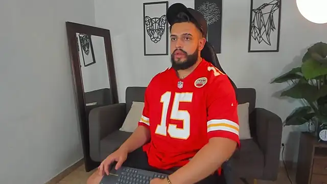 Justin kingX7 online show from April 11, 7:45 am