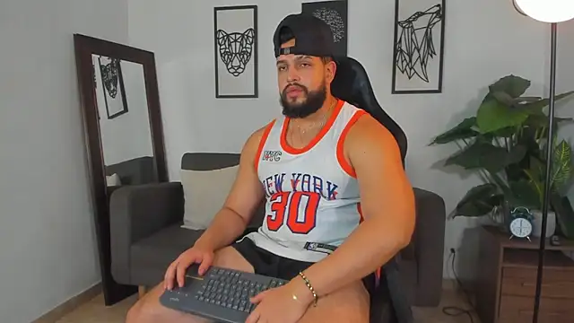 Justin kingX7 online show from April 13, 8:26 am