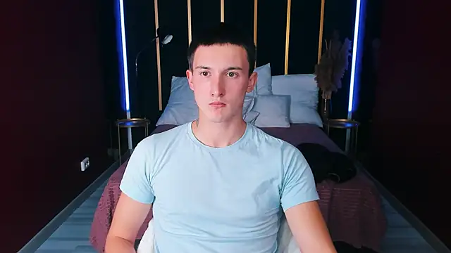 Snapshot of David__Diamond chatting on September 15, 8:32 pm David  Diamond online show from September 15, 8:32 pm