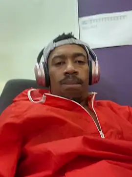 Snapshot of fitsexyman chatting on October 15, 8:33 am fitsexyman online show from October 15, 8:33 am