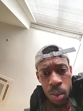 Snapshot of fitsexyman chatting on September 9, 1:43 pm fitsexyman online show from September 9, 1:43 pm