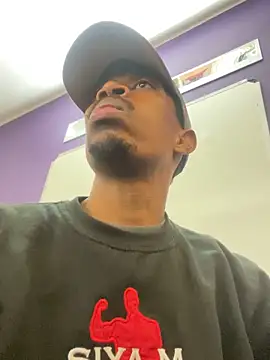 Snapshot of fitsexyman chatting on September 22, 12:05 pm fitsexyman online show from September 22, 12:05 pm