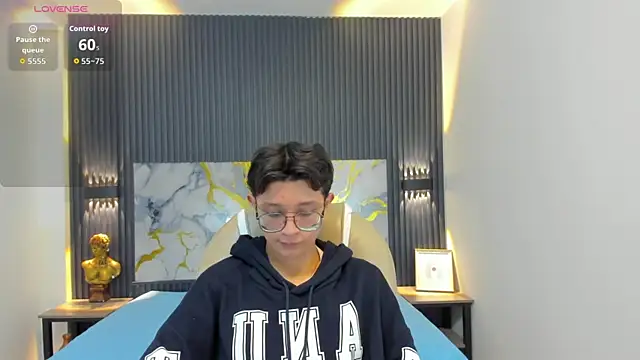 SantiagoRusso18 online show from October 25, 12:18 pm