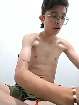 SantiagoRusso18 online show from January 12, 2:37 am