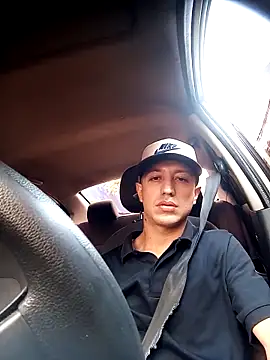 Snapshot of DebutingPathway chatting on September 14, 1:02 pm DebutingPathway online show from September 14, 1:02 pm