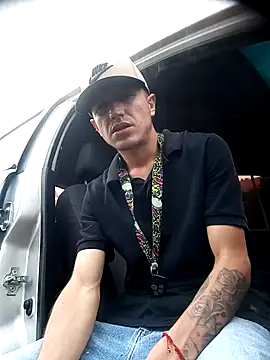 Snapshot of DebutingPathway chatting on October 26, 11:45 am DebutingPathway online show from October 26, 11:45 am